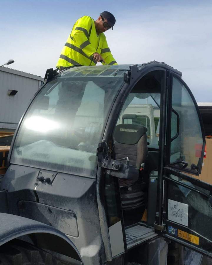 Remplacement de pare-brise pour engin de TP Saint-Pourçain-sur-Sioule