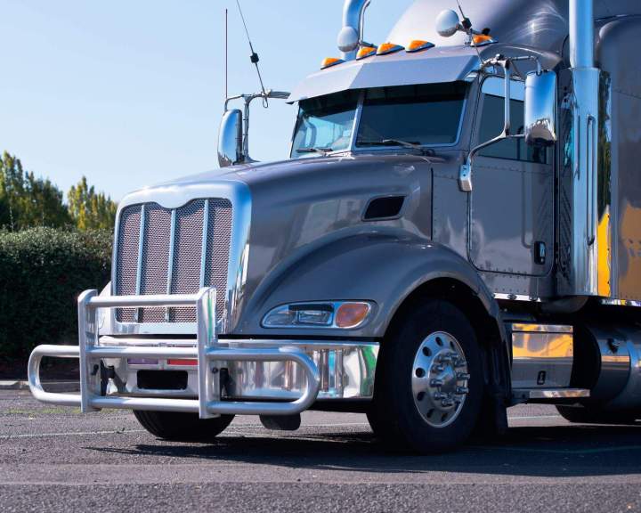 Remplacement de pare-brise camion Saint-Pourçain-sur-Sioule